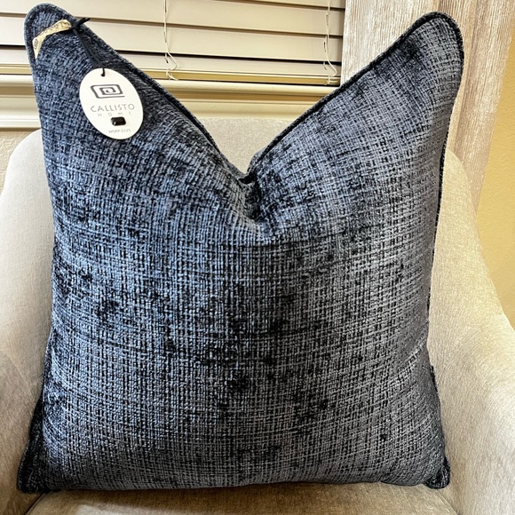 1-NWT CALLISTO HOME TEXTURE DESIGN DECORATIVE THROW PILLOW - Picture 7 of 13